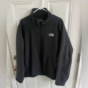 The North Face Men's Large Black Jacket snow cold zip up pockets stylish